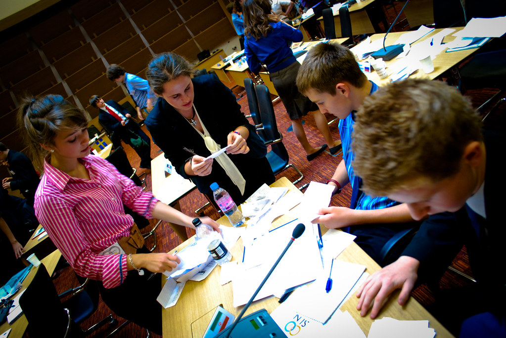 MUN students writing resolutions